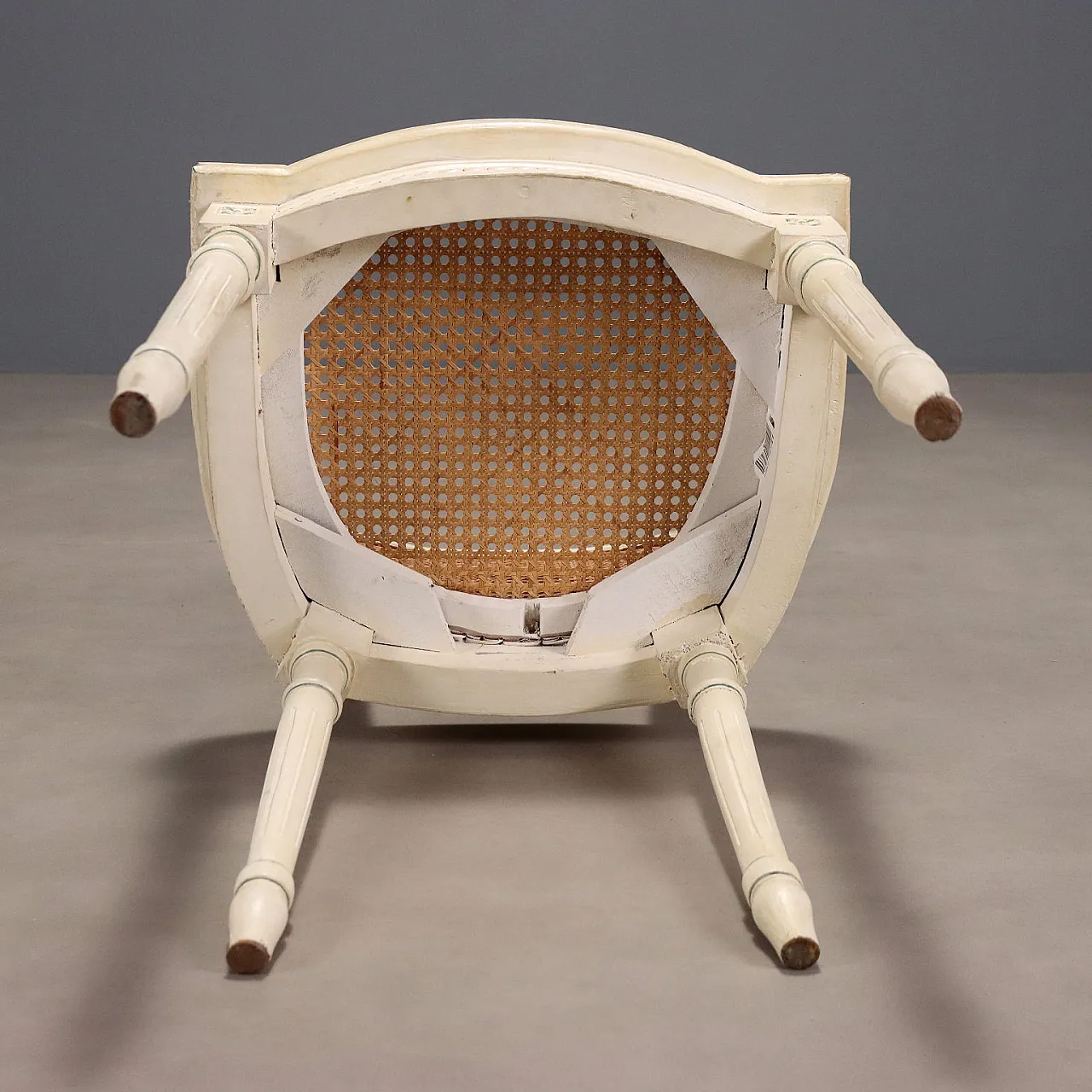 Coppia di sedie in legno laccato e paglia di Vienna, '900 8