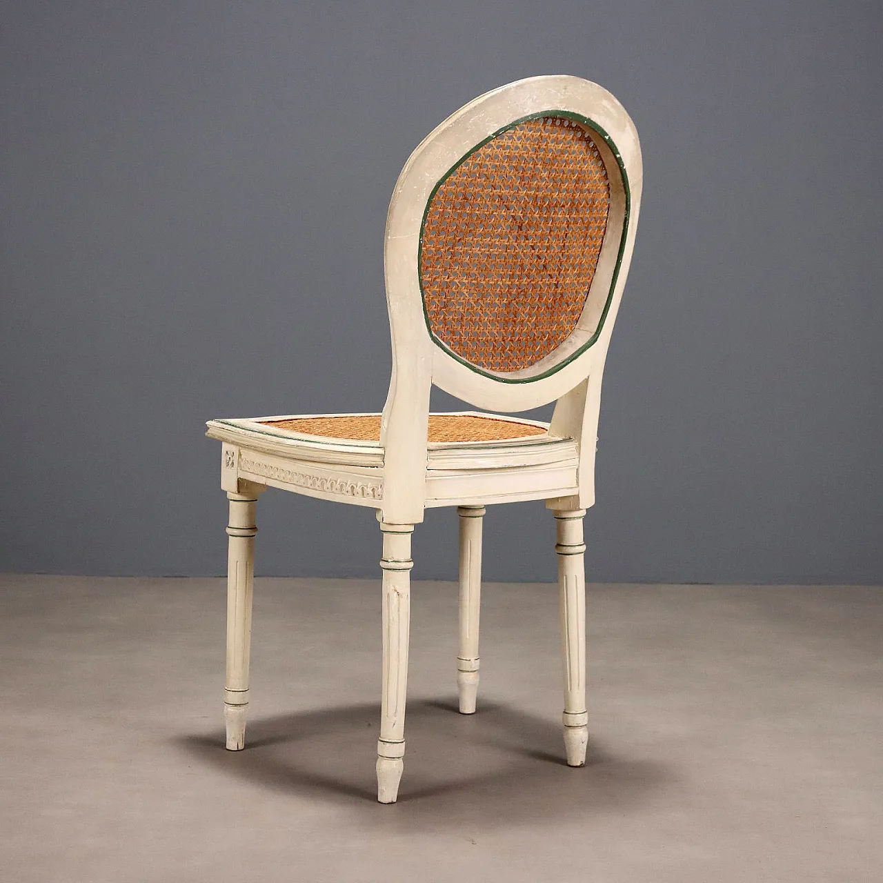 Coppia di sedie in legno laccato e paglia di Vienna, '900 9