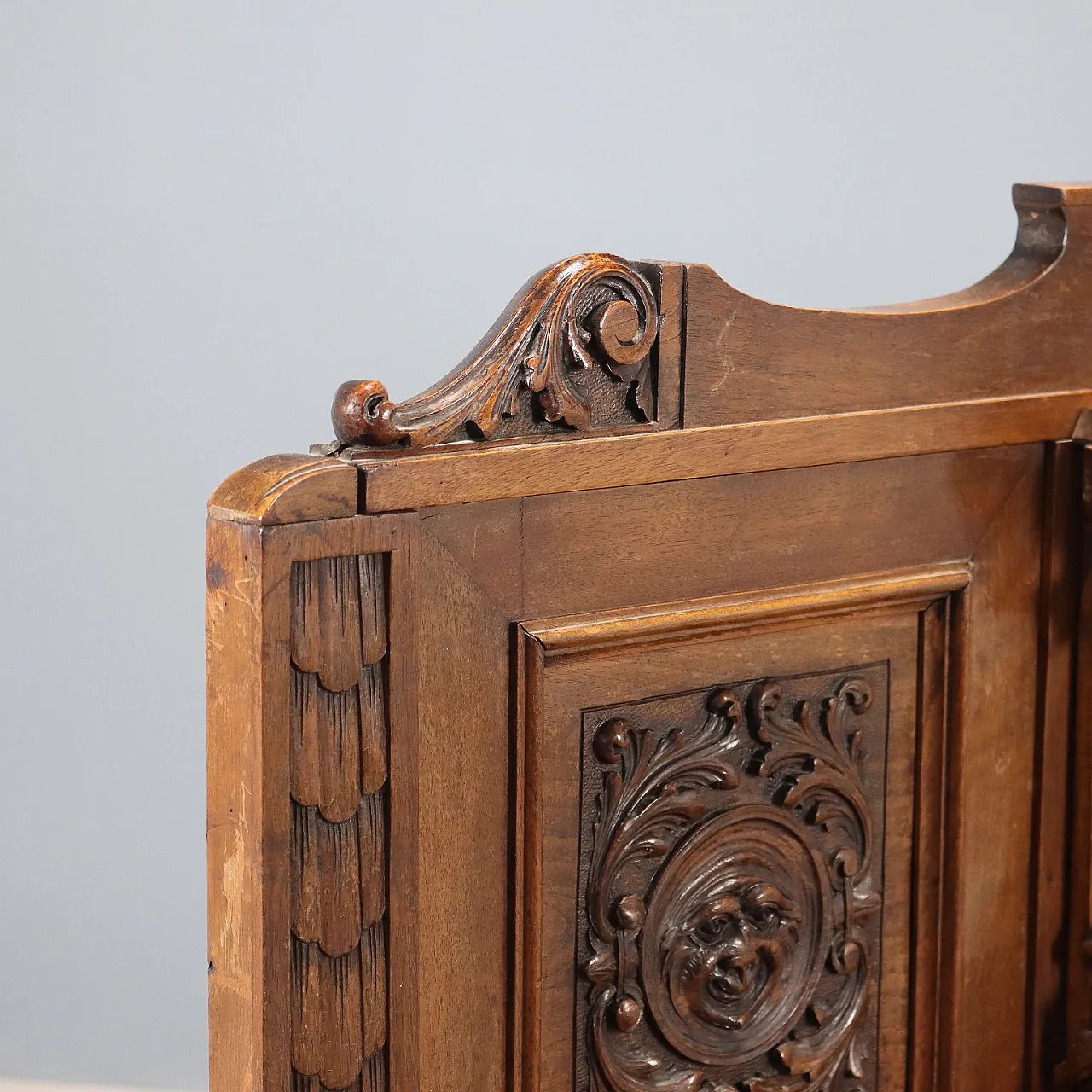 Richly carved walnut bench, late 19th century 6