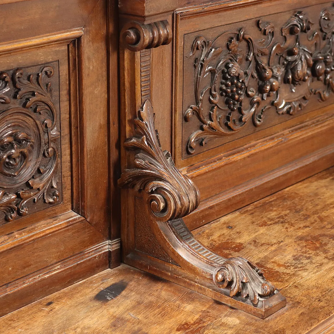 Richly carved walnut bench, late 19th century 7