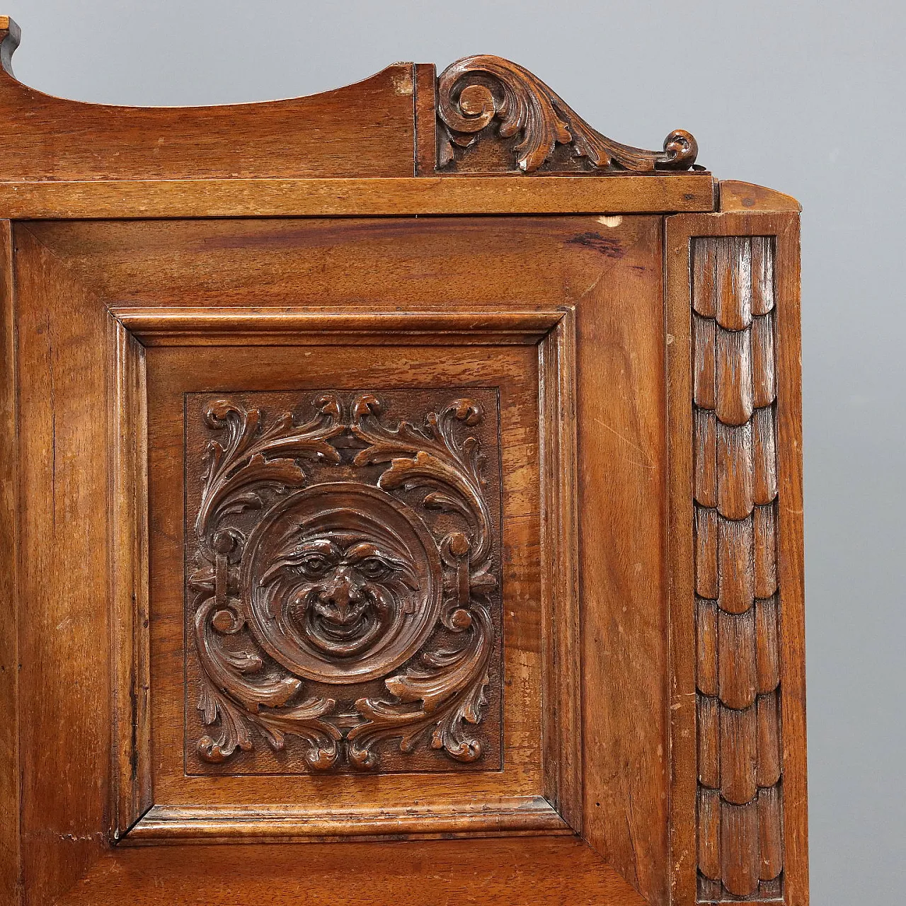 Richly carved walnut bench, late 19th century 9