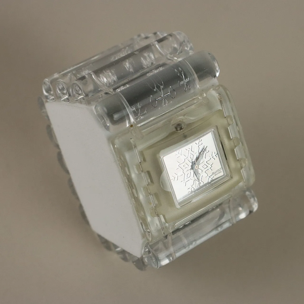 Orologio squadrato a tema natalizio, anni 2000 4