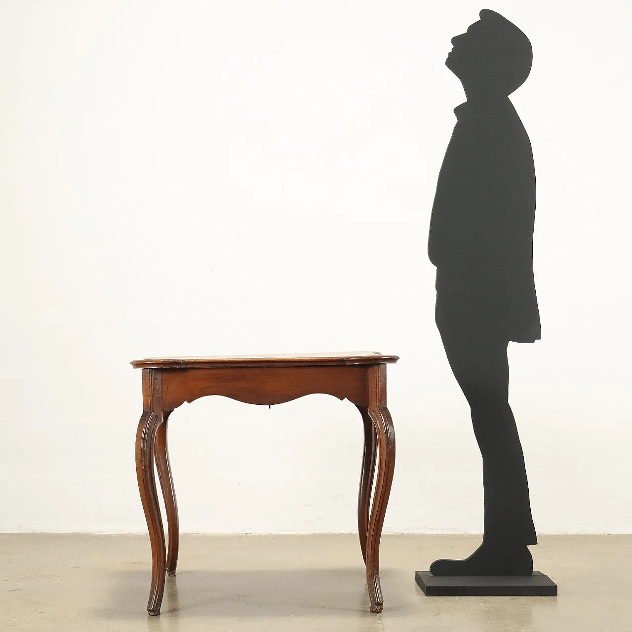 Emilian Barocchetto walnut side table with inlays, mid-18th century 2