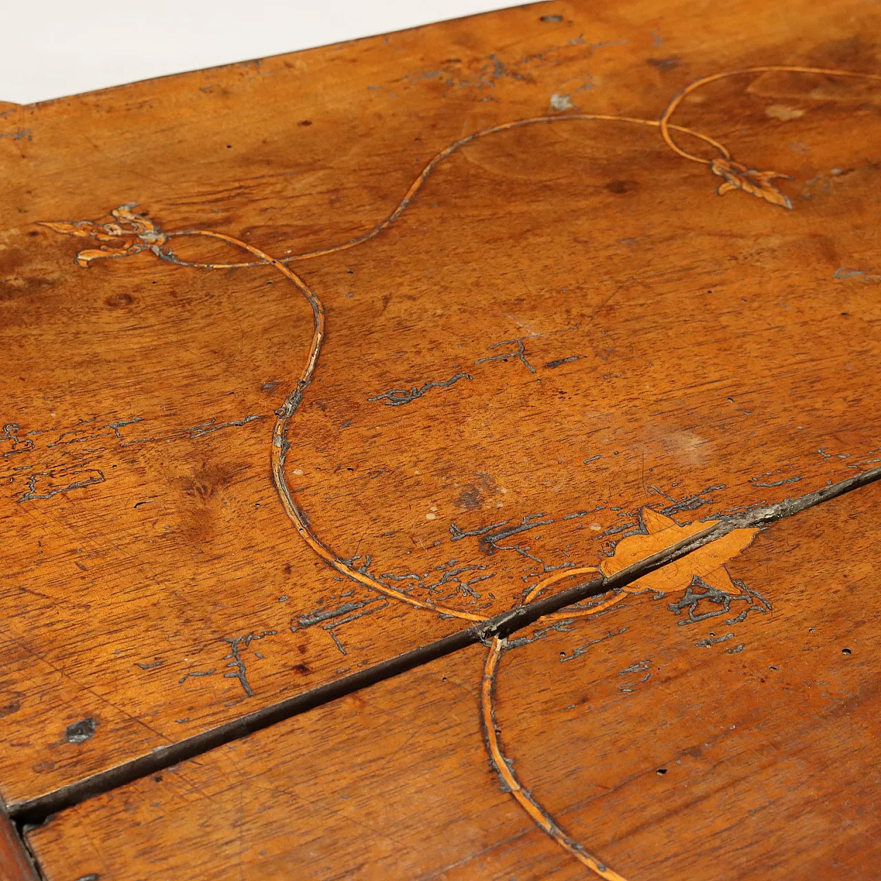 Emilian Barocchetto walnut side table with inlays, mid-18th century 8