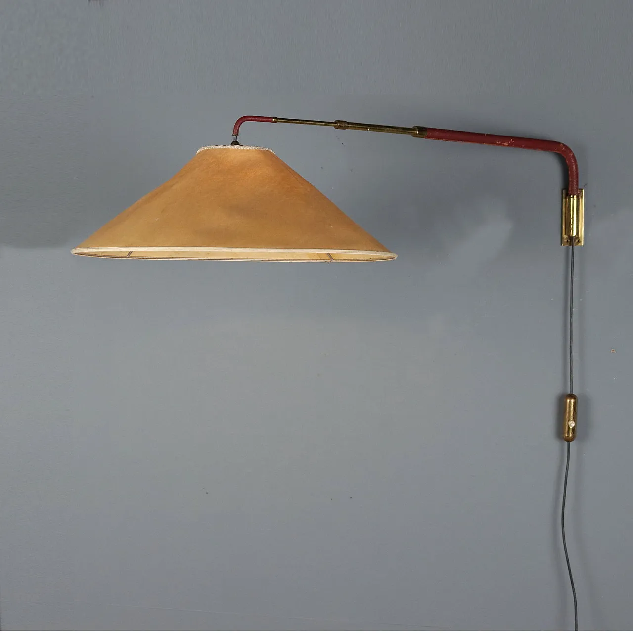 Lampada da parete in ottone, carta e pelle, anni '50 4