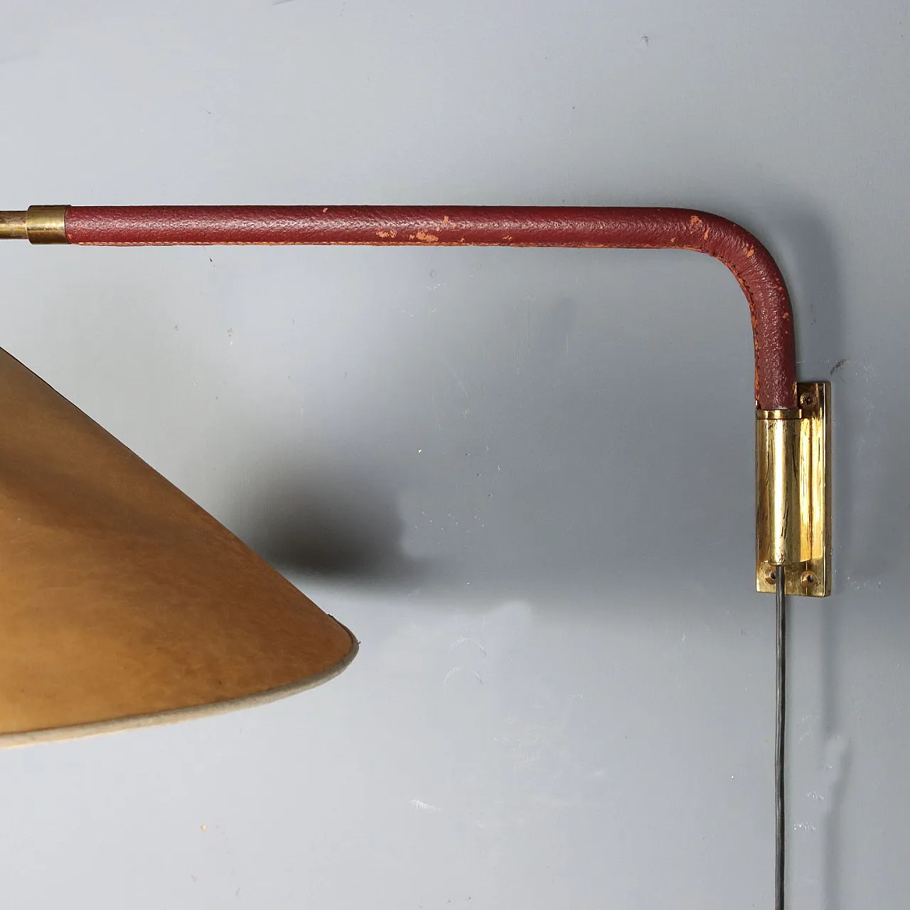 Lampada da parete in ottone, carta e pelle, anni '50 8