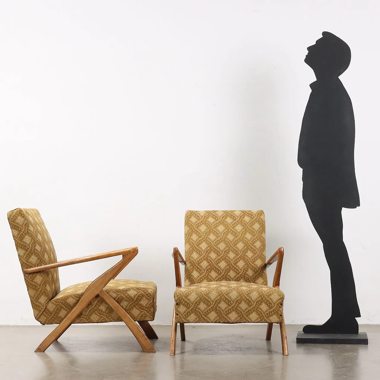 Coppia di poltrone con braccioli in legno, anni '60 2