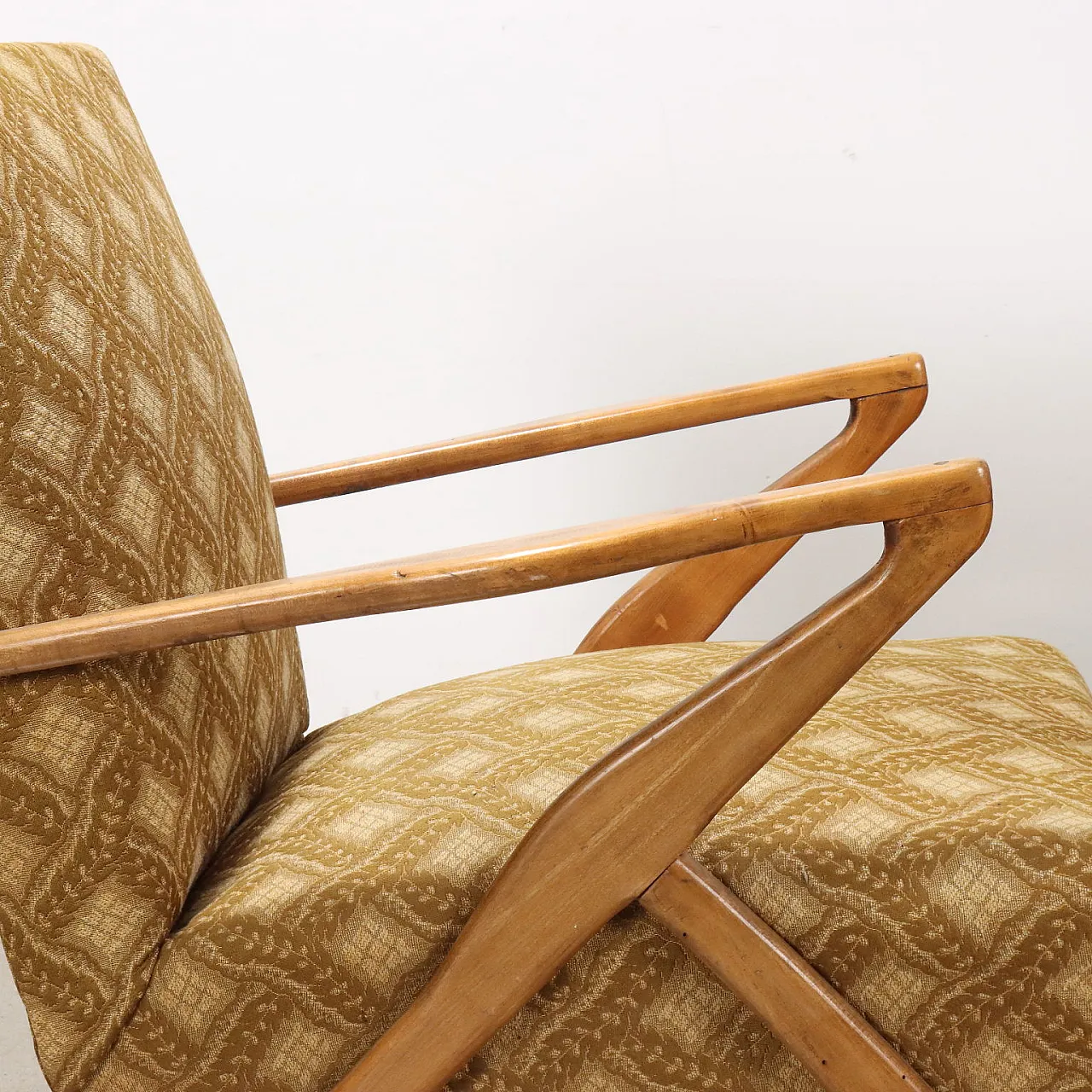 Coppia di poltrone con braccioli in legno, anni '60 3