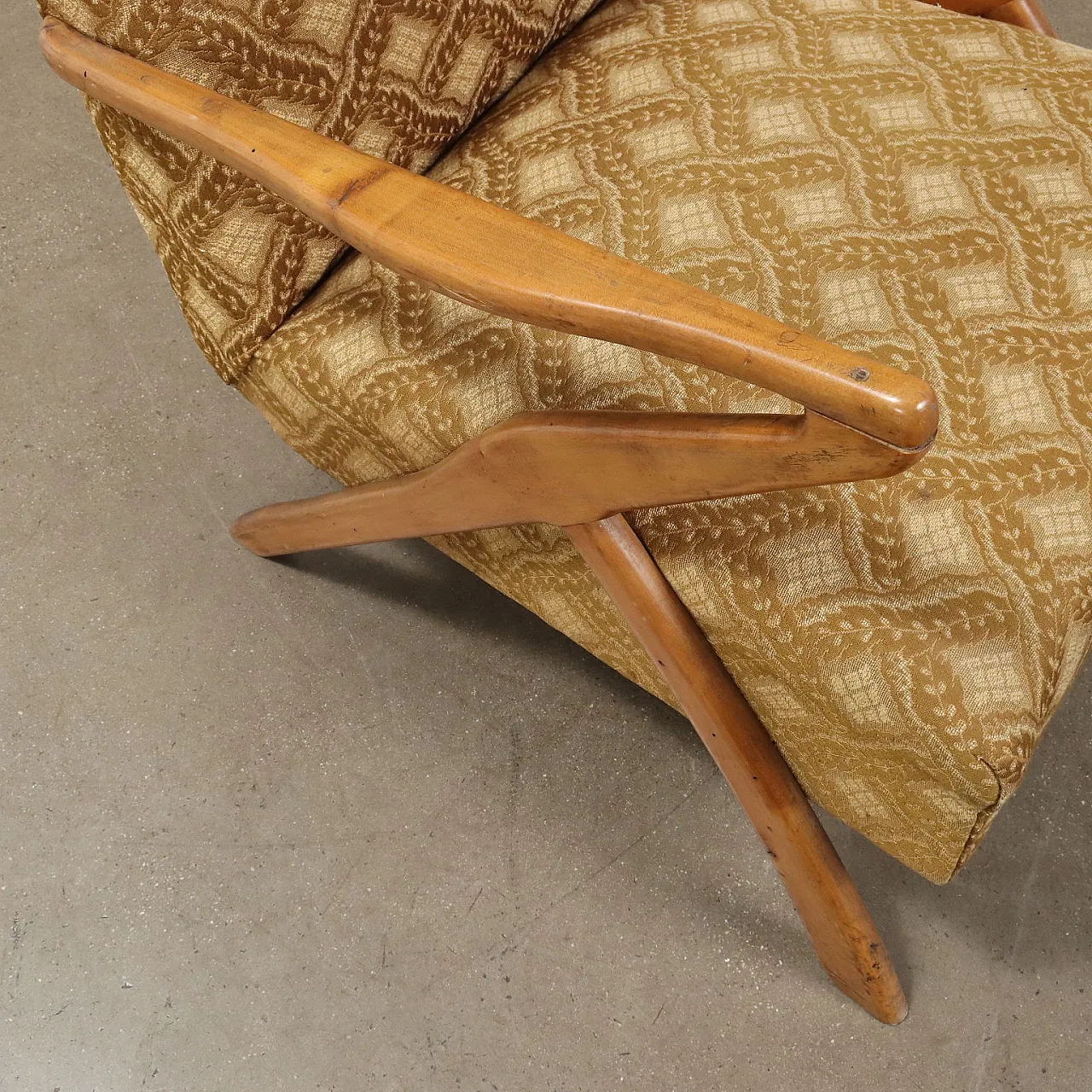 Coppia di poltrone con braccioli in legno, anni '60 5