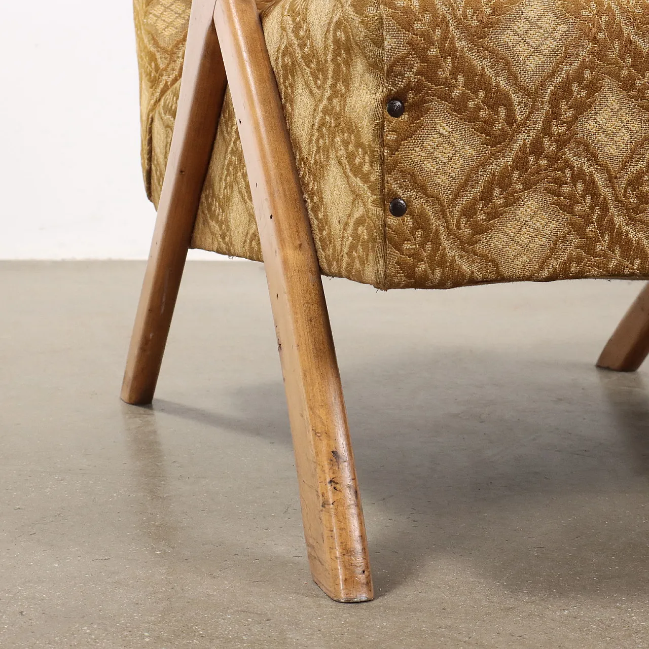 Coppia di poltrone con braccioli in legno, anni '60 6