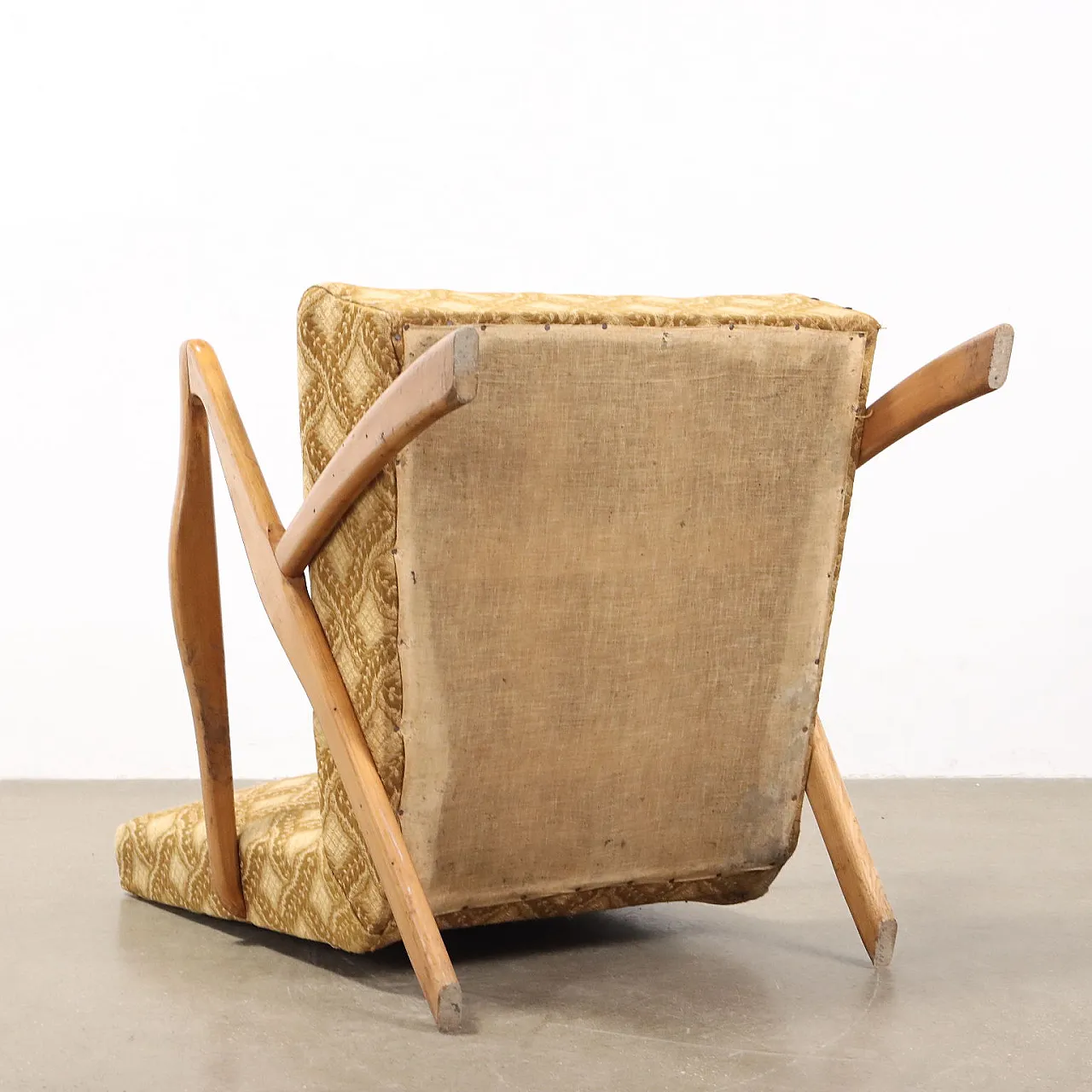 Coppia di poltrone con braccioli in legno, anni '60 9