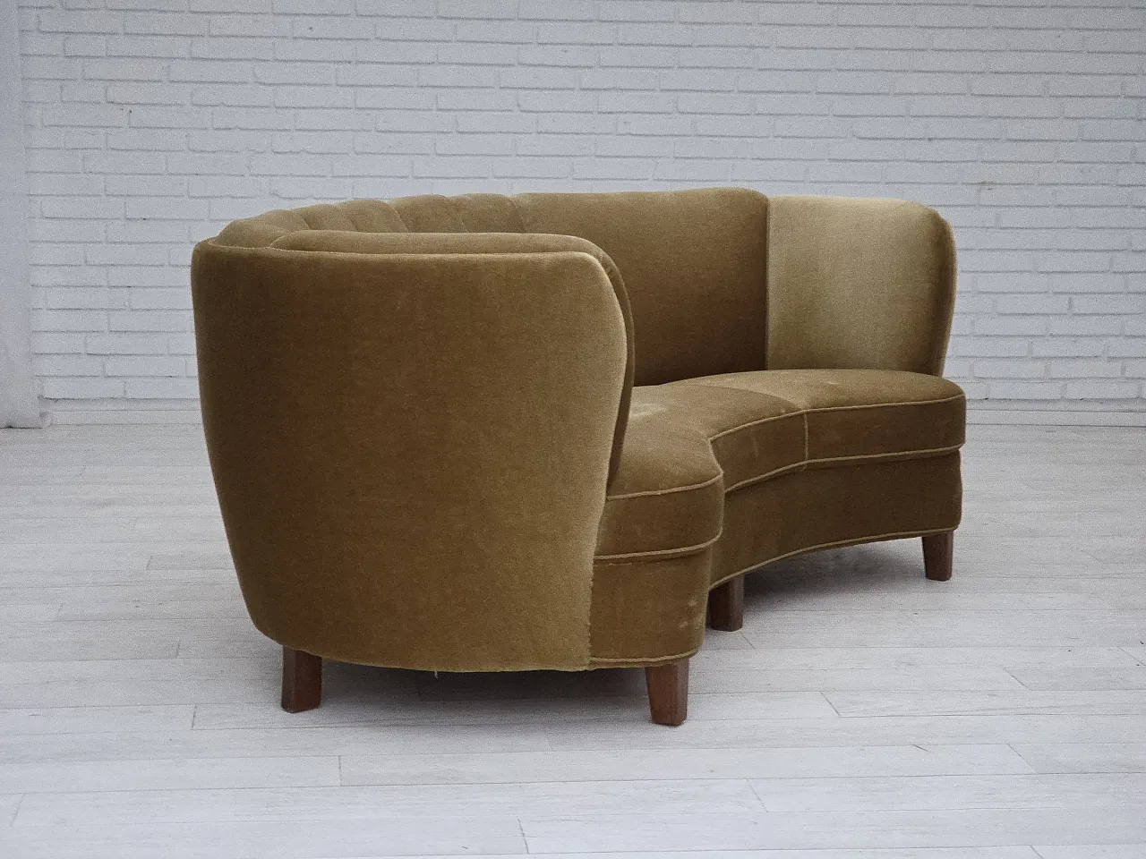 Divano danese "Banana" a 3 posti in velluto, anni '60 6