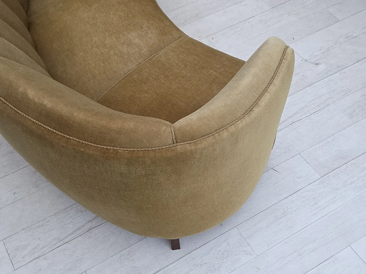 Divano danese "Banana" a 3 posti in velluto, anni '60 10