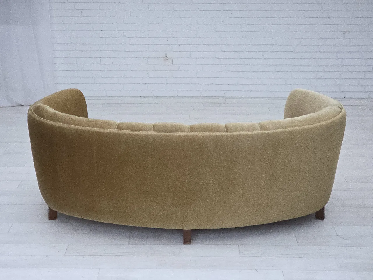 Divano danese "Banana" a 3 posti in velluto, anni '60 12