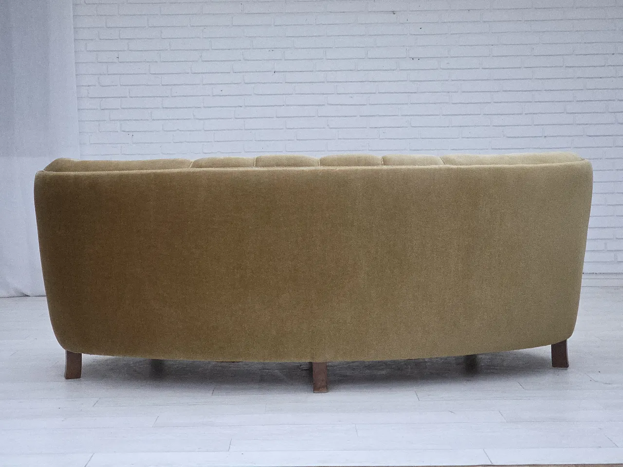 Divano danese "Banana" a 3 posti in velluto, anni '60 13