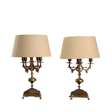 Coppia di lampade da tavolo in bronzo battuto e dorato, '900