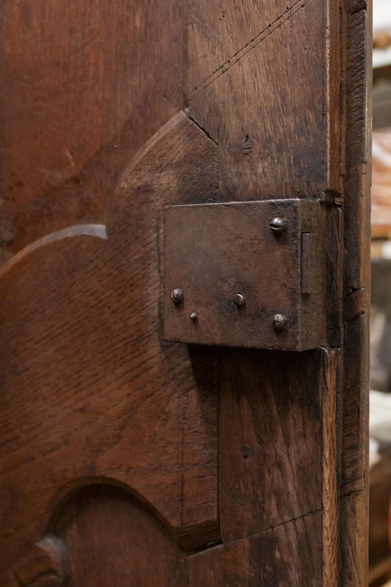 Provençal oak wardrobe in the Louis XV style, 18th century 5