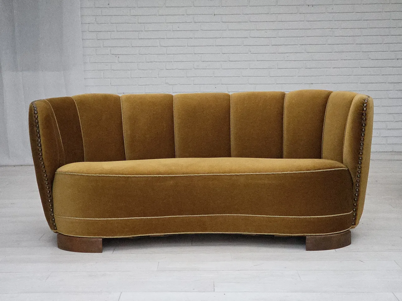 Divano danese "Banan" a 2 posti in velluto verde oliva/verde, anni '60 2