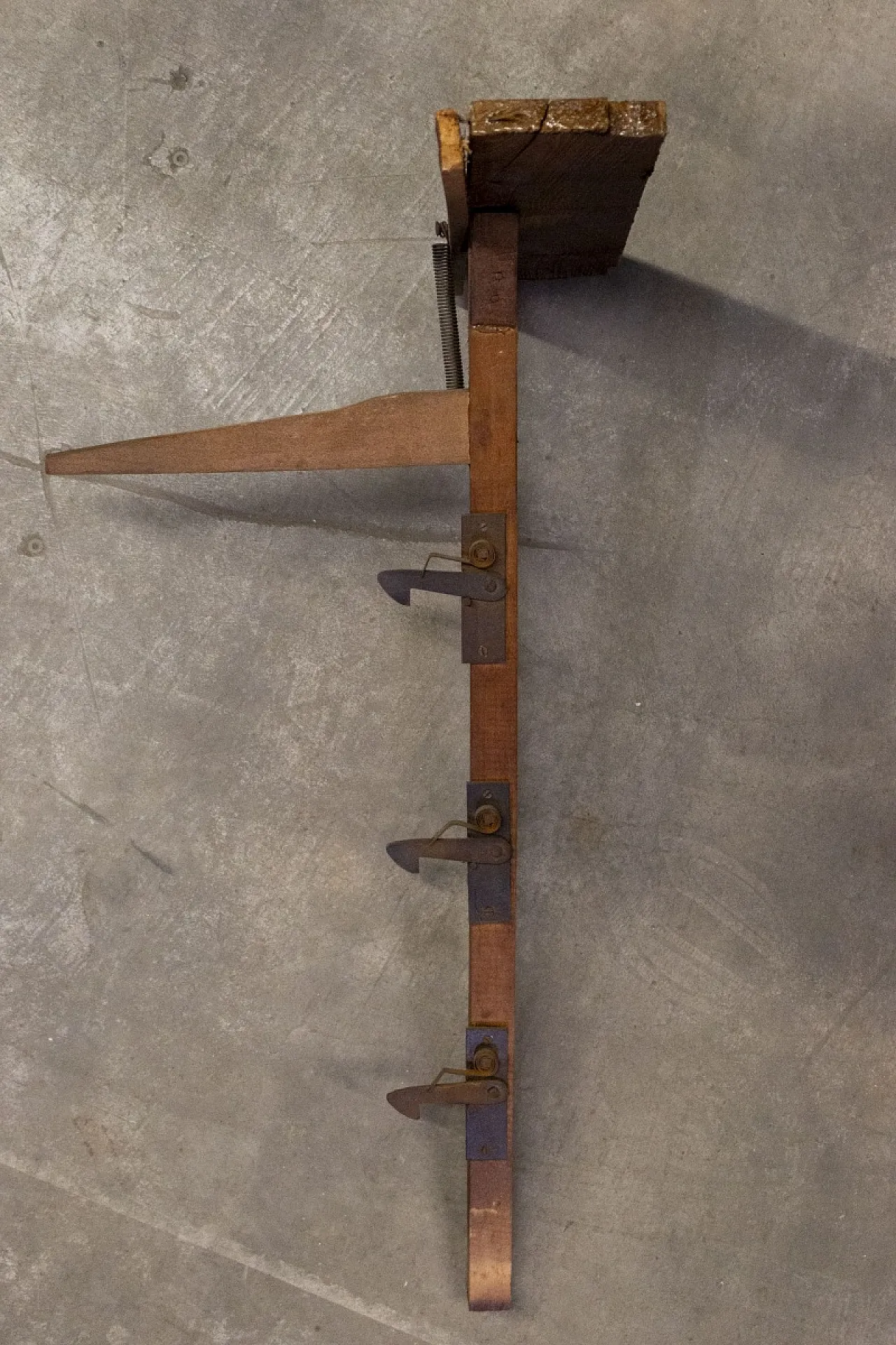 Scrivania ministeriale in legno di rovere massello, anni '20 18