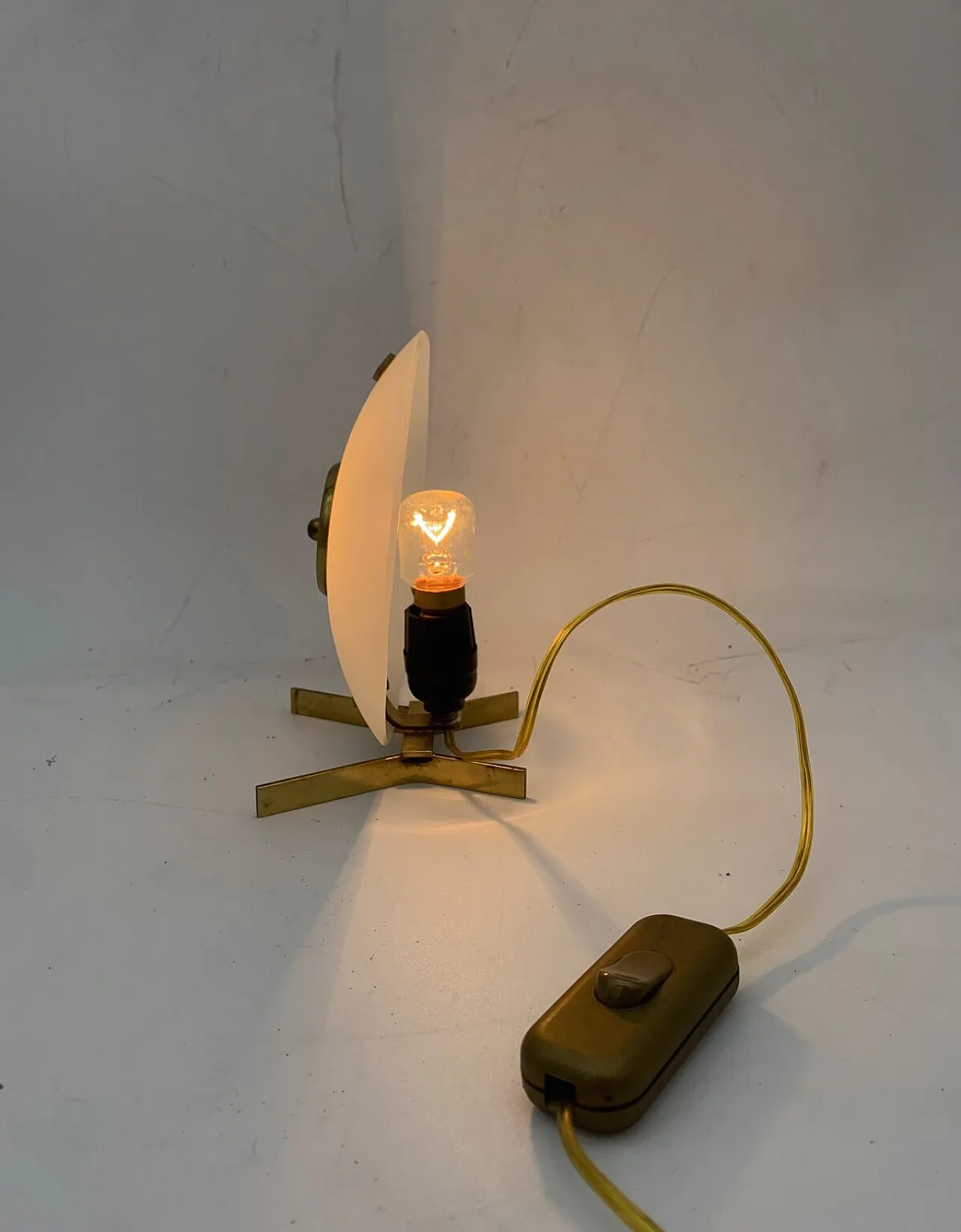 Table lamp attributed to Stilnovo, 1950s 2