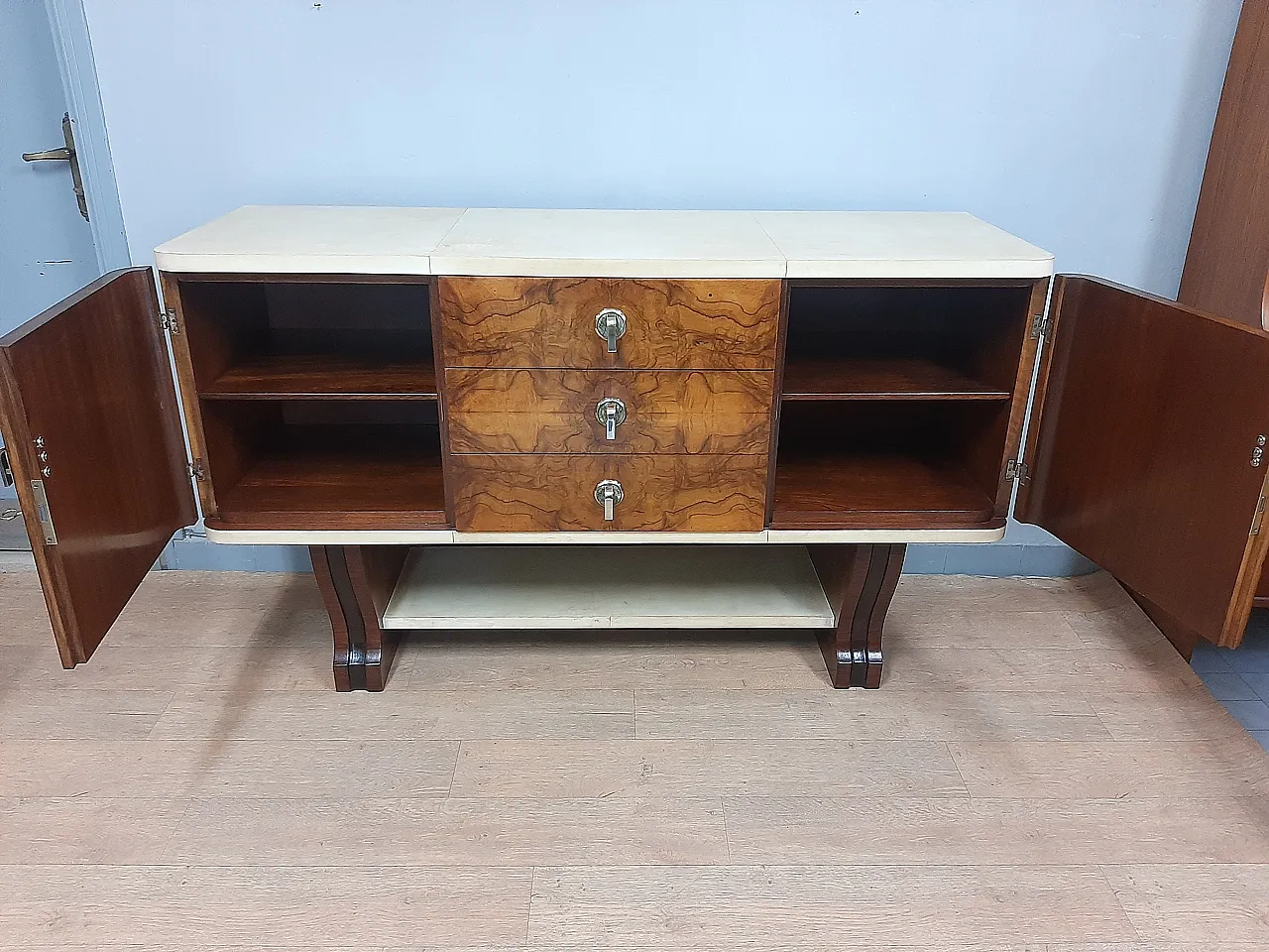 Credenza Art Deco in radica di noce e pergamena base, 40s 2