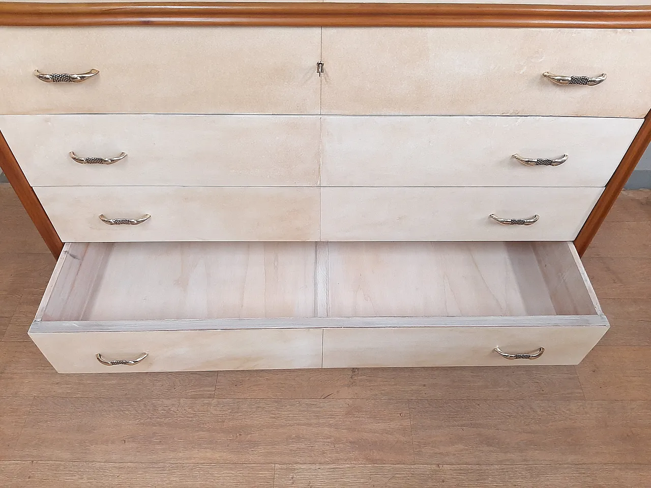 Comò cassettone art decò rivestito in pergamena, 1940 6