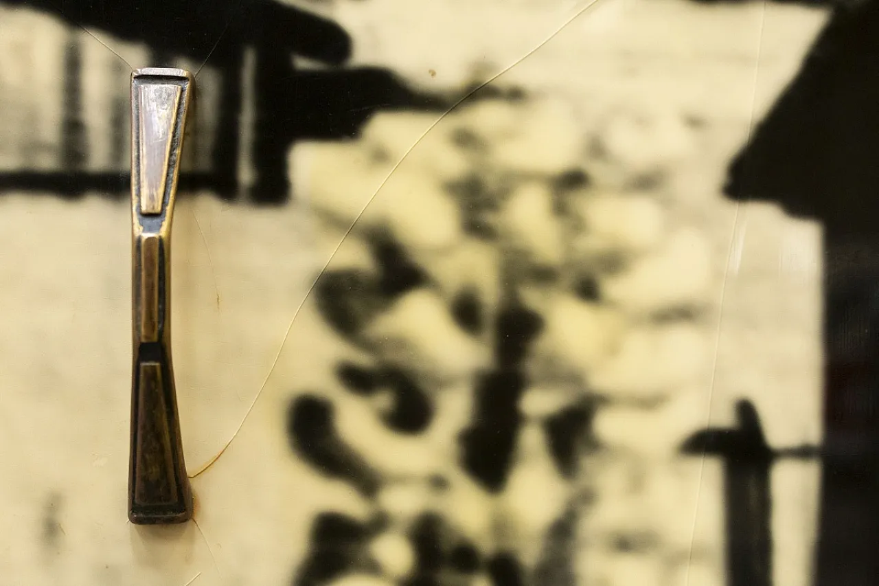 Appendiabiti con ante scorrevoli, anni '60 22