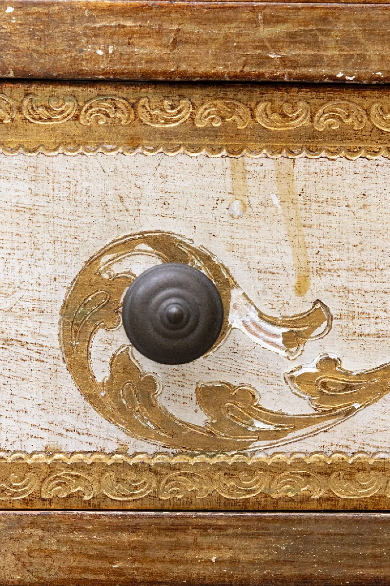 Cassettiera settimanale dorata in stile veneziano, anni '60 8