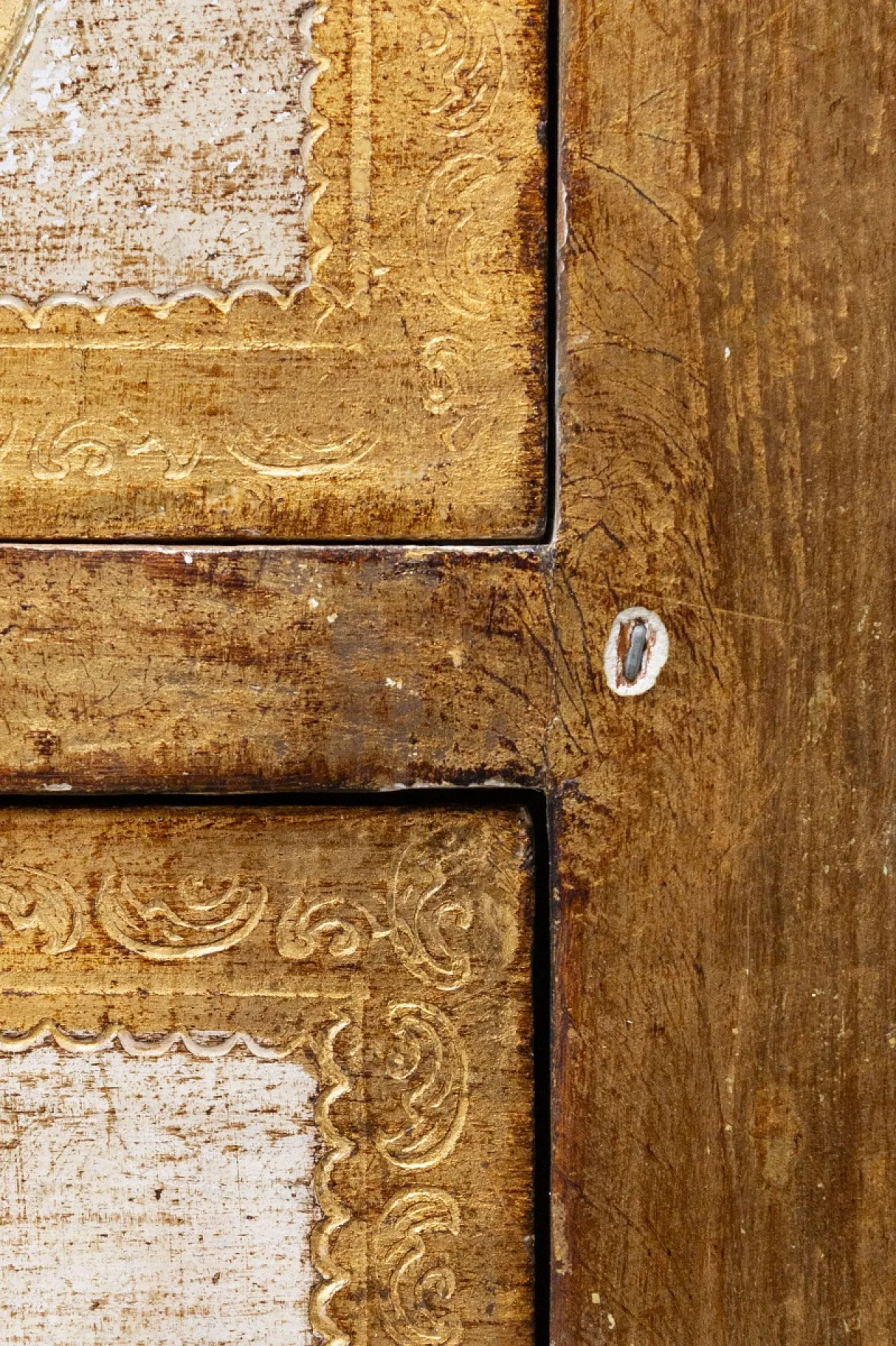 Cassettiera settimanale dorata in stile veneziano, anni '60 10