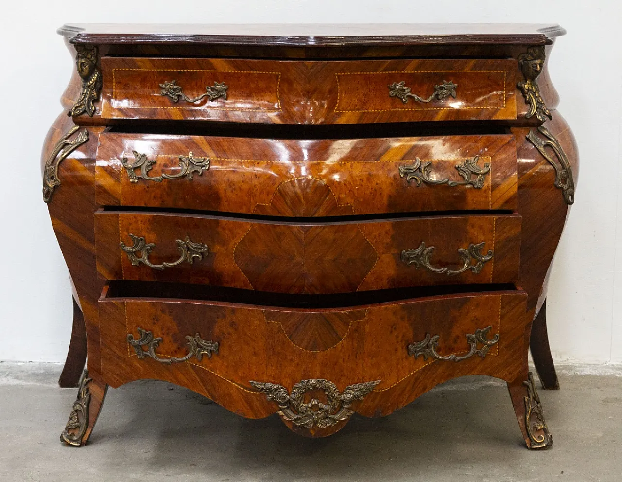 Comò Luigi XV con intarsi di varie essenze lignee, '900 5