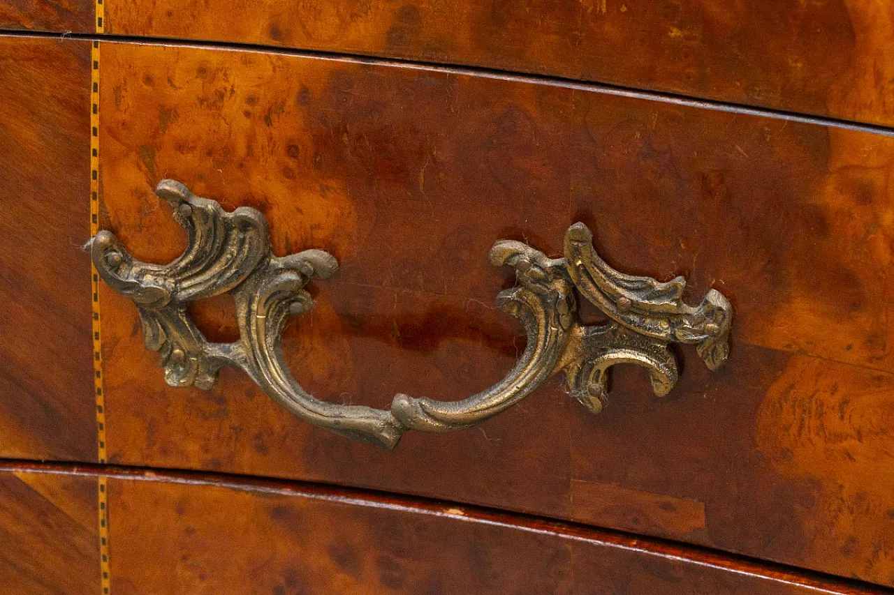 Comò Luigi XV con intarsi di varie essenze lignee, '900 9