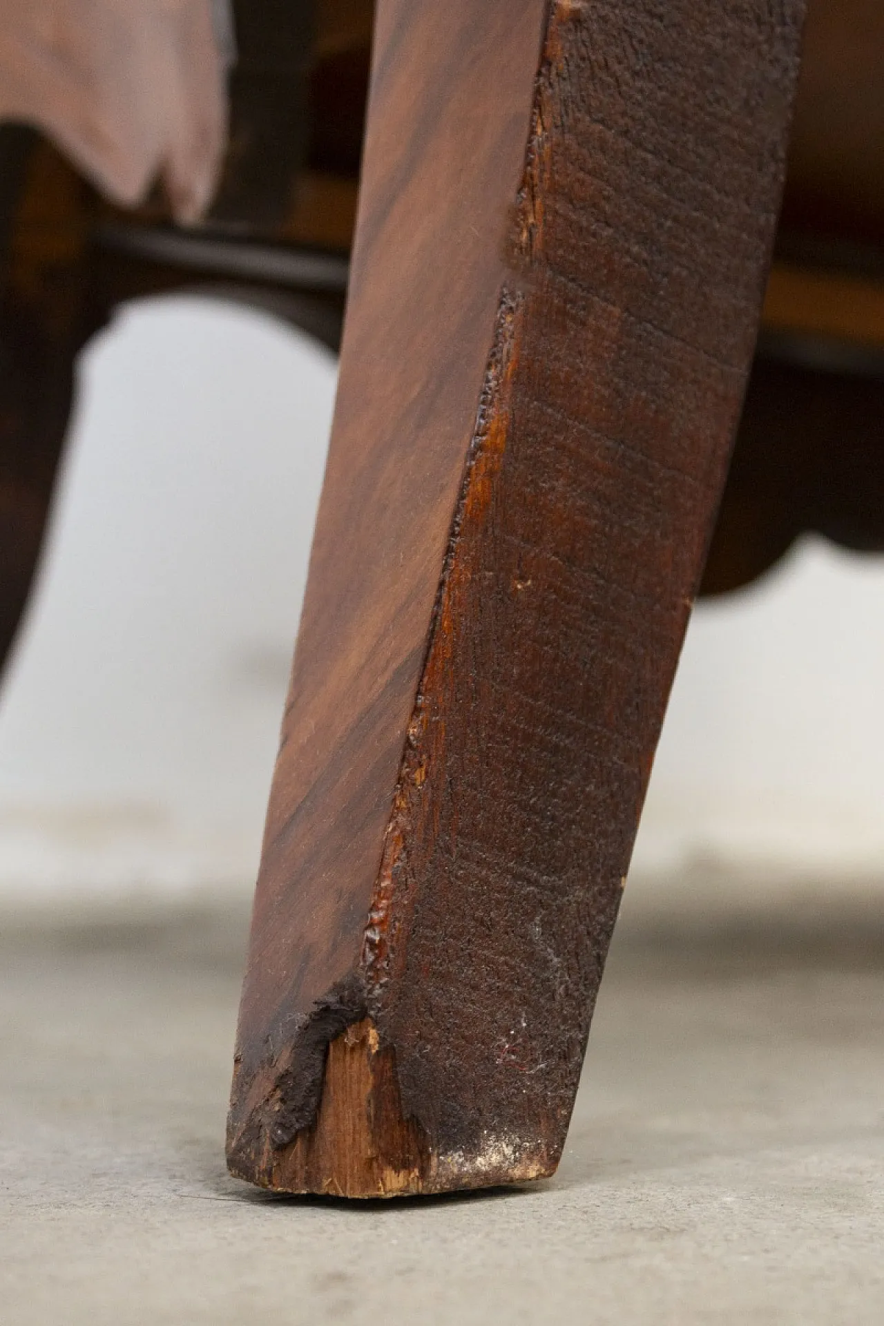 Comò Luigi XV con intarsi di varie essenze lignee, '900 14