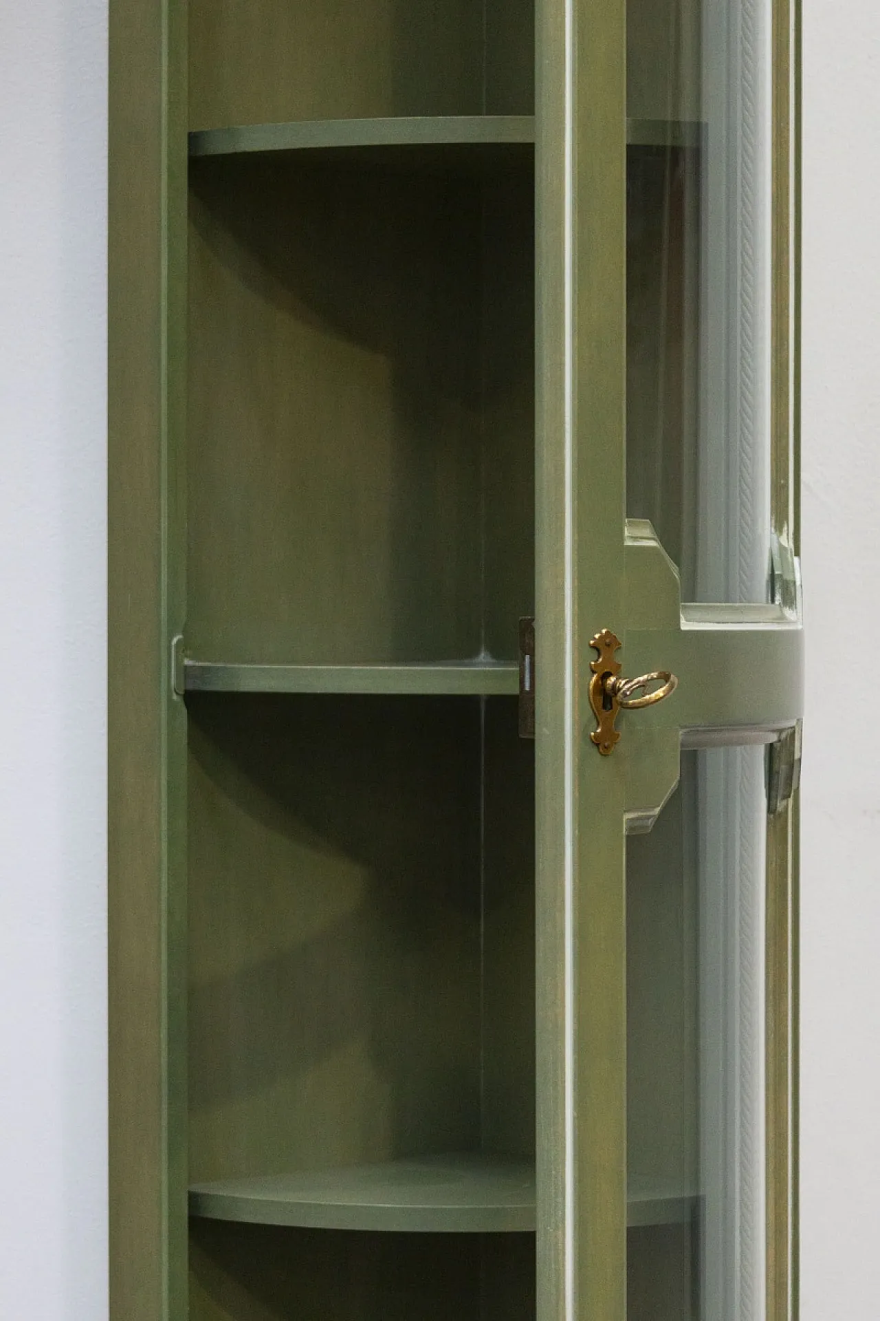 Vetrina angolare in legno laccato verde, '900 5