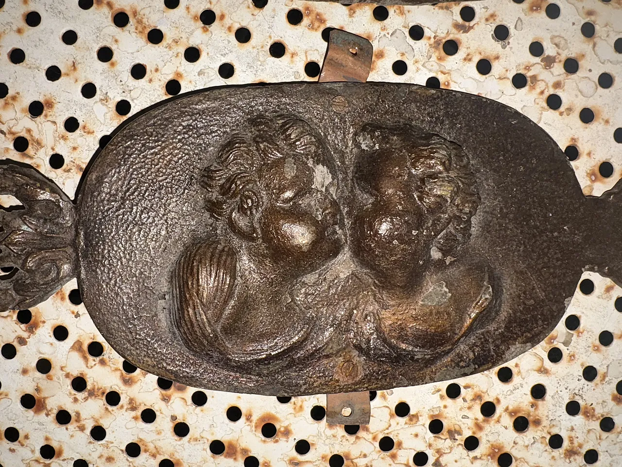 Pair of plaques, 20s 6