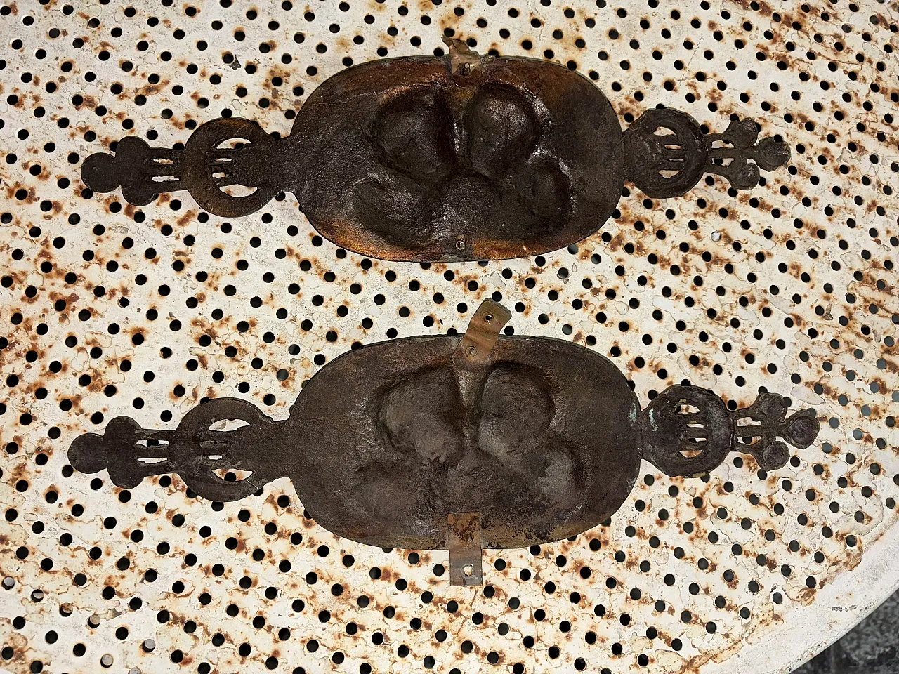 Pair of plaques, 20s 8