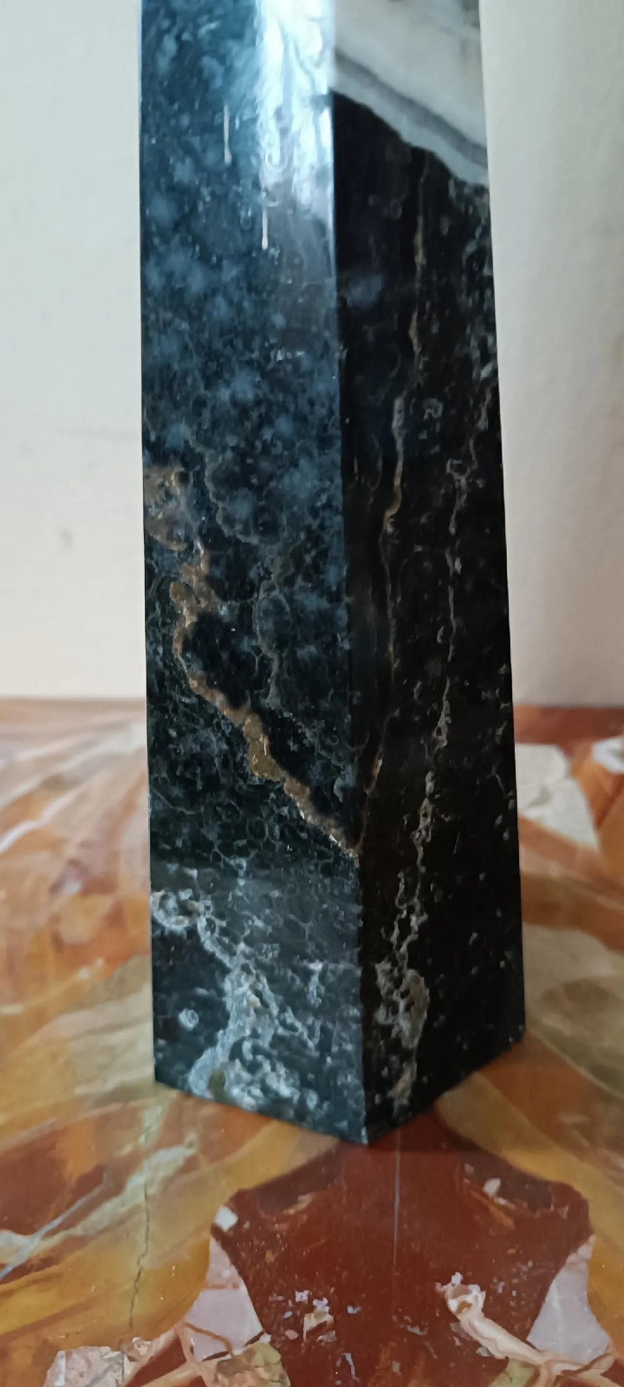 Obelisco in marmo nero serpentino, metà '900 6