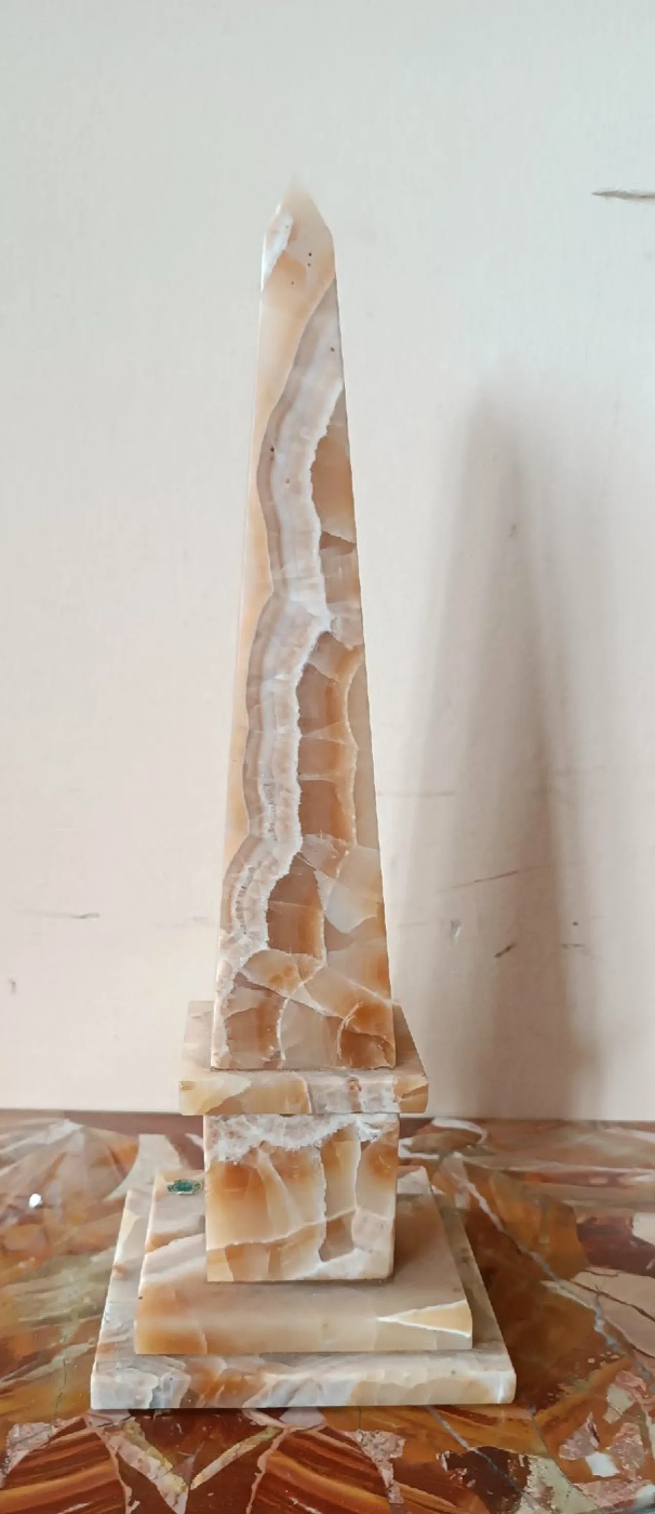 Obelisco in onice, '900 1