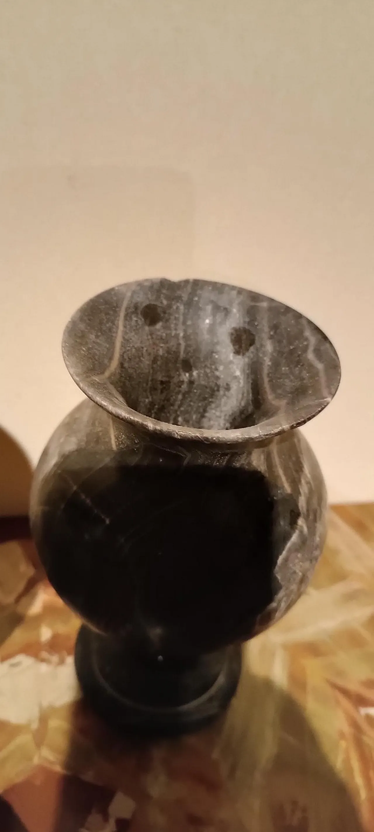 Pair of urn vases in black serpentine marble, early 20th century 7