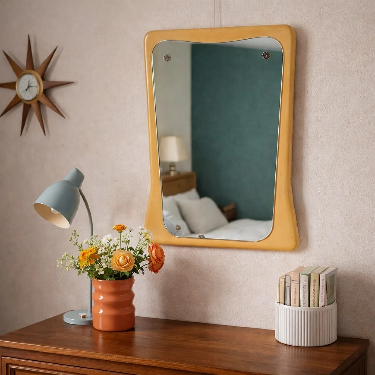 Specchio con cornice in skai nei toni crema, '900 2