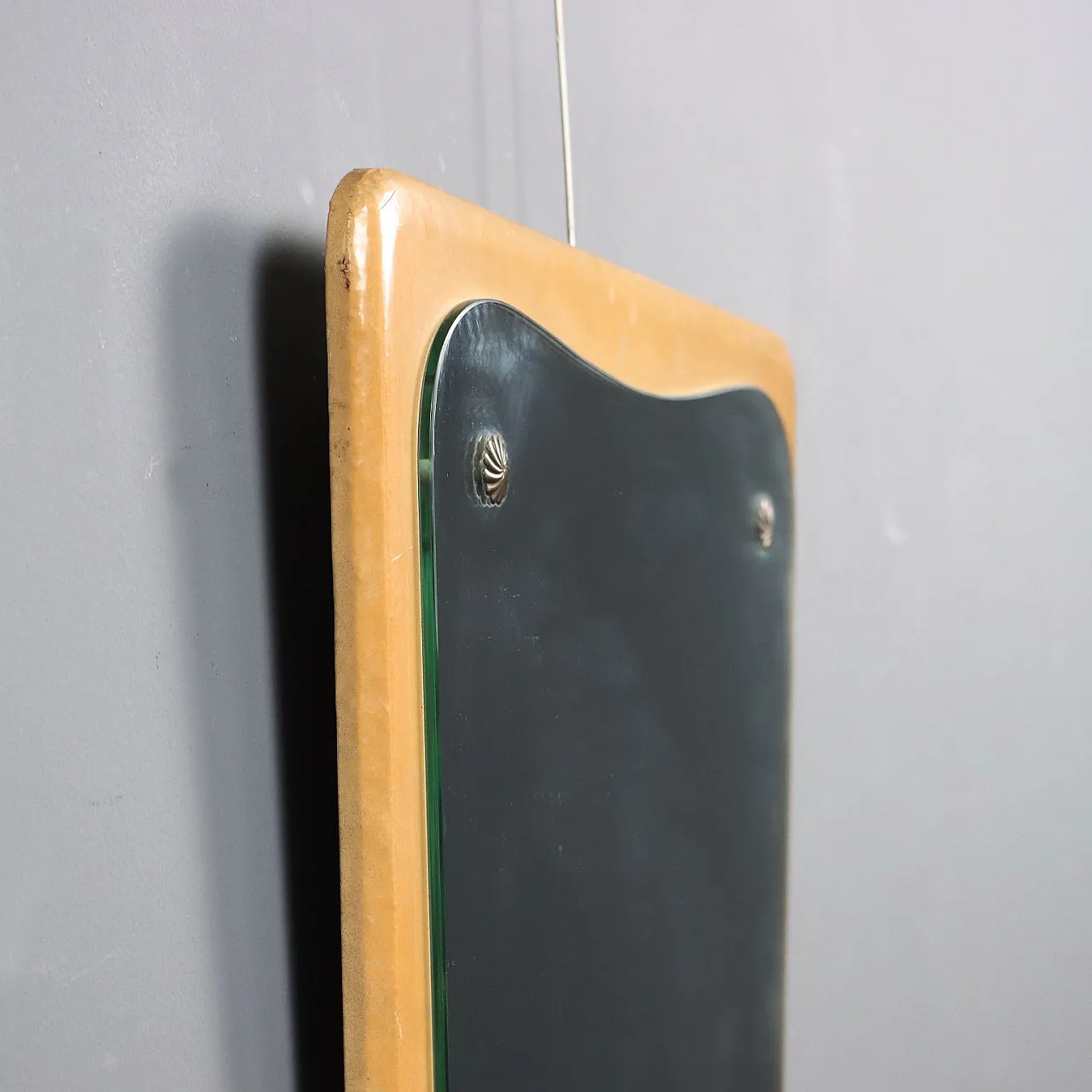 Specchio con cornice in skai nei toni crema, '900 8