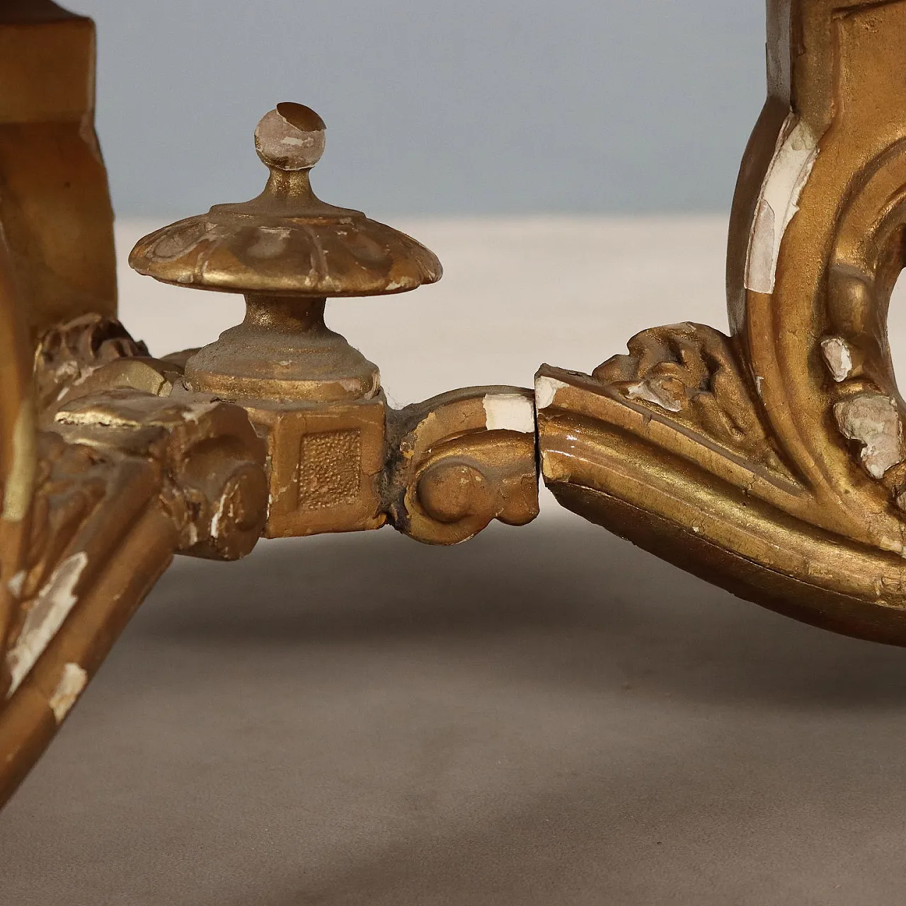 Carved and gilded wooden stool, late 19th century 6