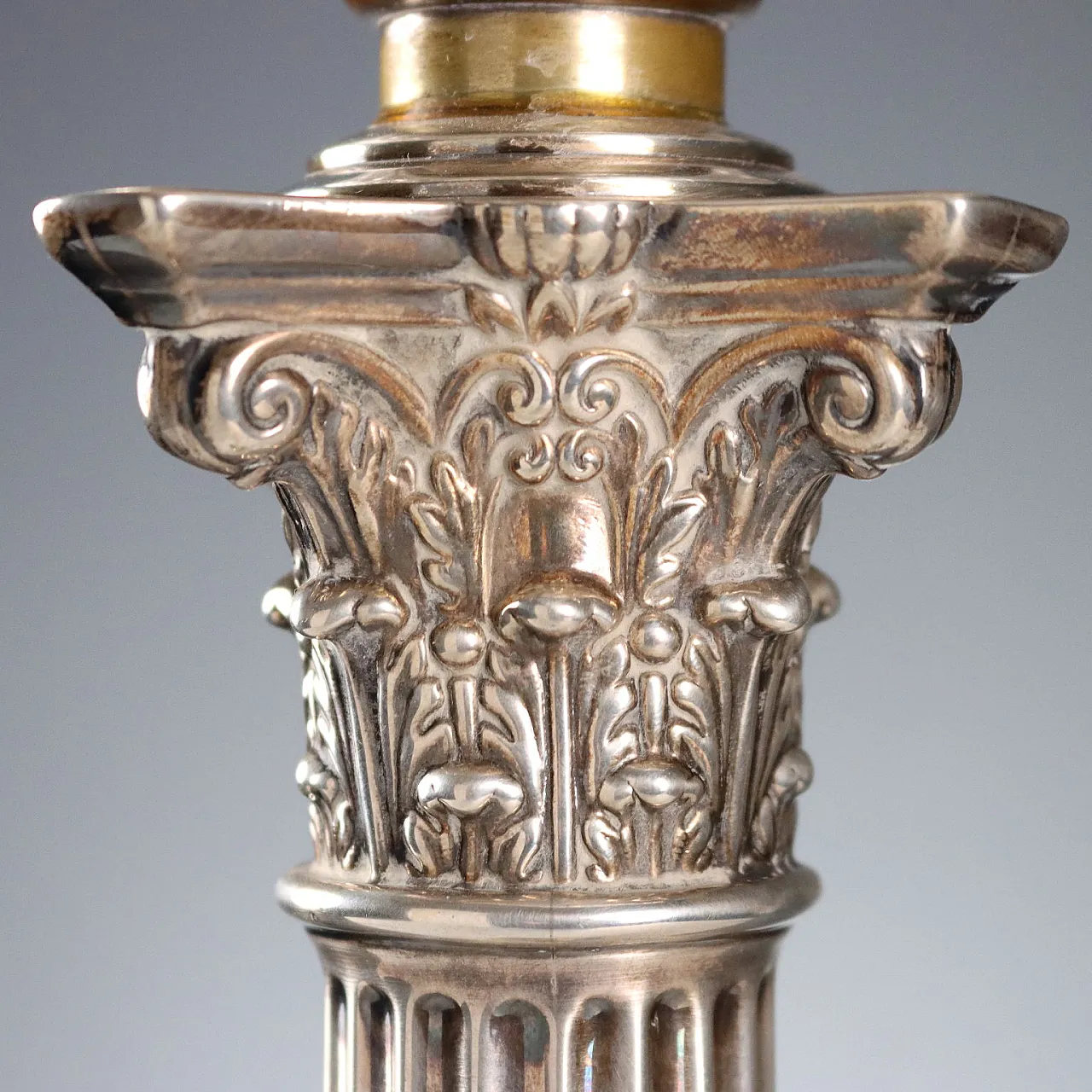 Lampada in argento sbalzato e cesellato e vetro, '800 6