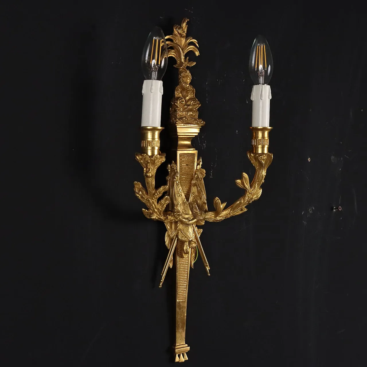 Pair of Neoclassical style gilded bronze wall lights 10