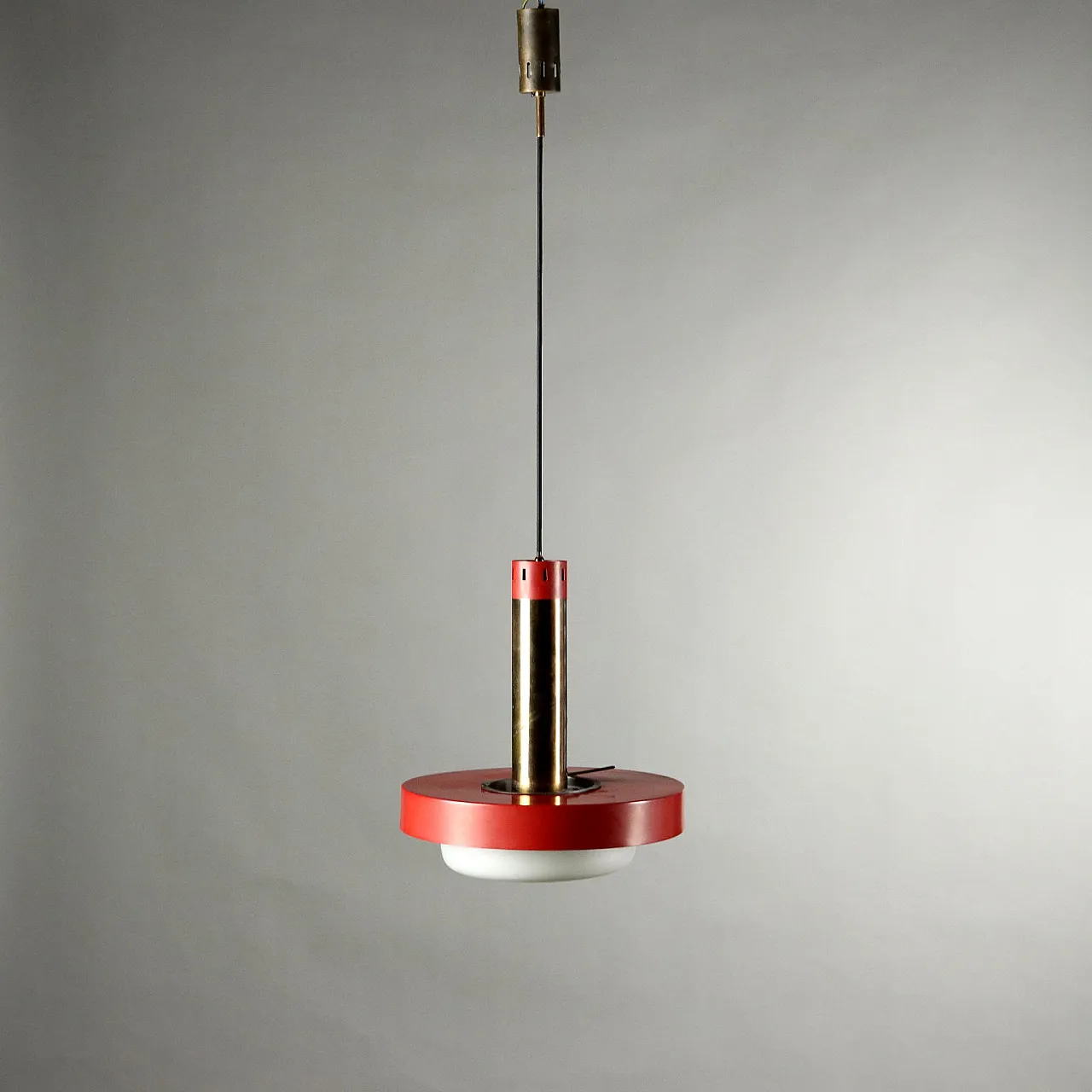 Lampadario in metallo rosso smaltato, ottone e vetro, anni '60 3