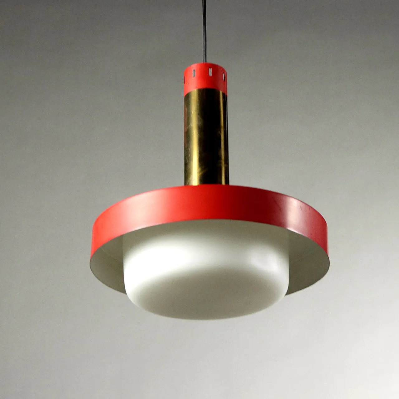 Lampadario in metallo rosso smaltato, ottone e vetro, anni '60 8