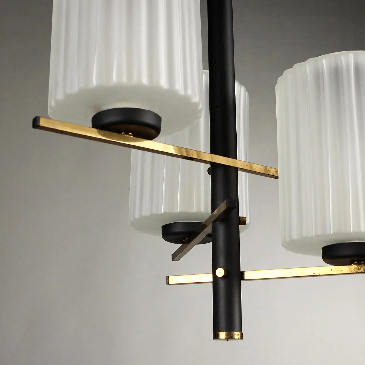 Lampadario a 3 luci in ottone con diffusori in vetro, anni '50 7