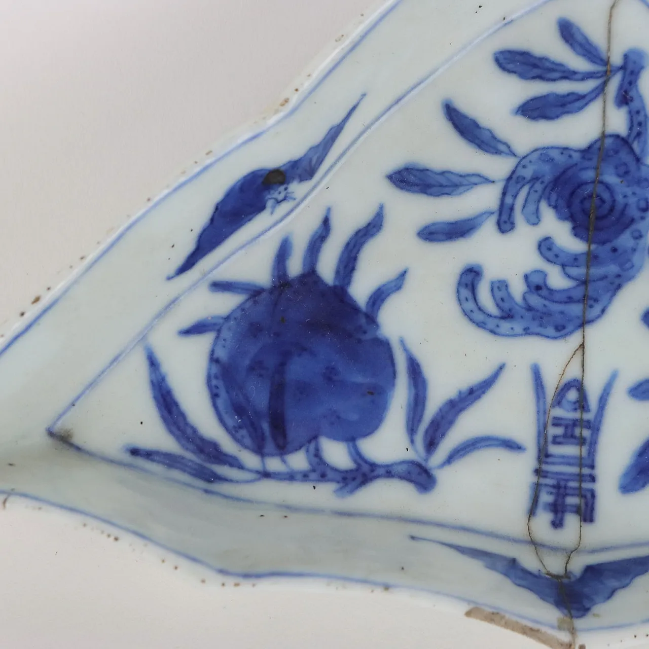 Piattino cinese Ko Sometsuke polilobato a pianta triangolare, '600 4