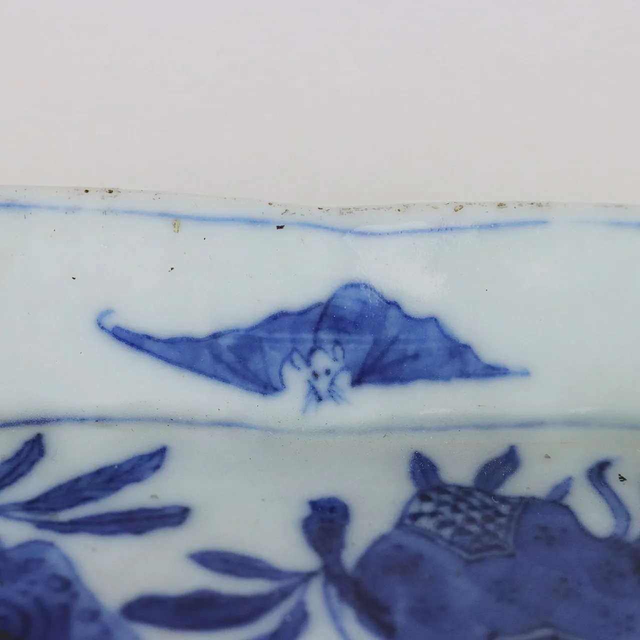 Piattino cinese Ko Sometsuke polilobato a pianta triangolare, '600 5