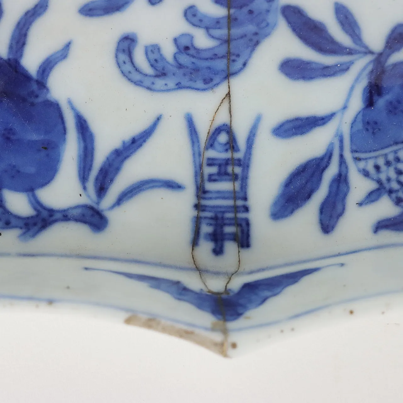 Piattino cinese Ko Sometsuke polilobato a pianta triangolare, '600 8