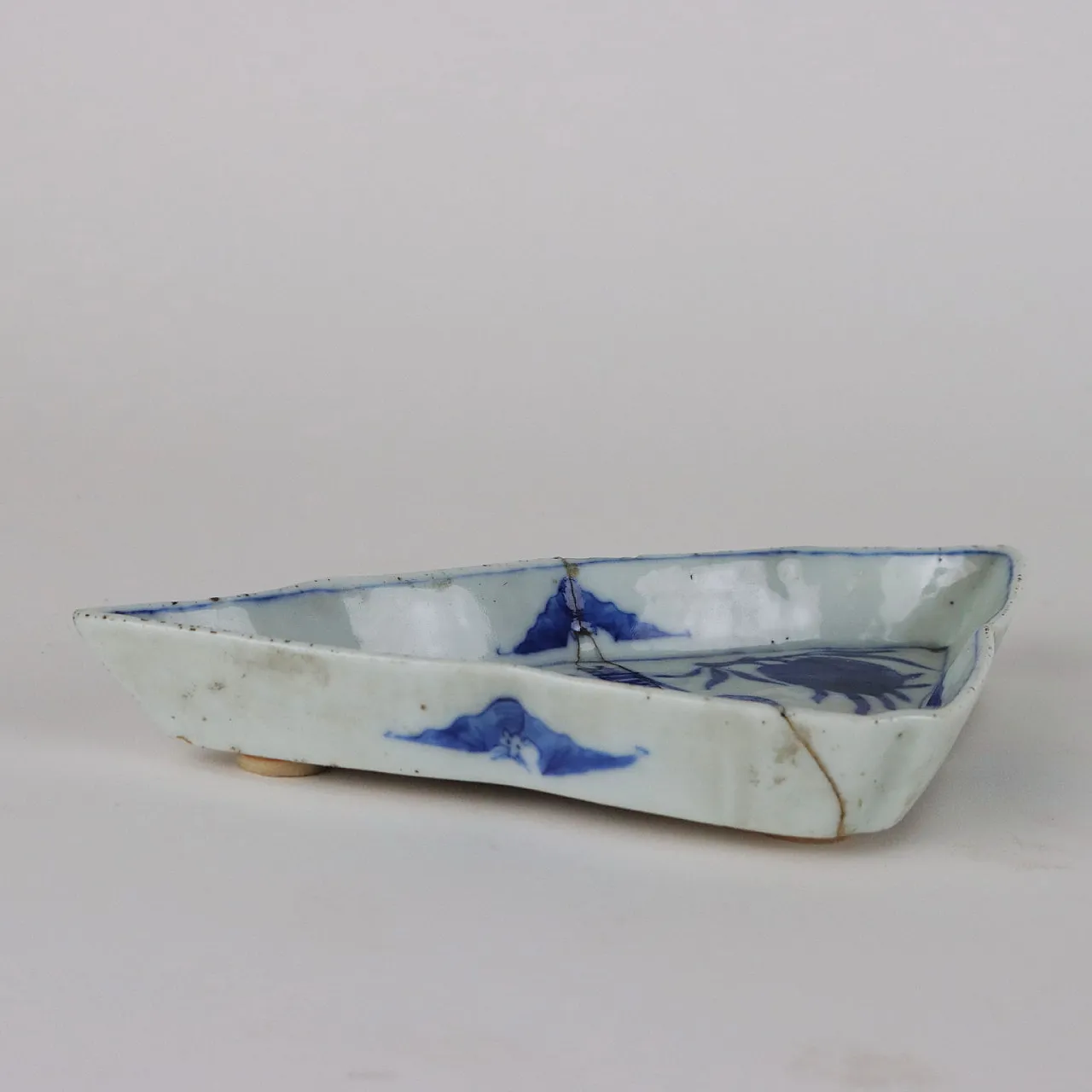 Piattino cinese Ko Sometsuke polilobato a pianta triangolare, '600 9